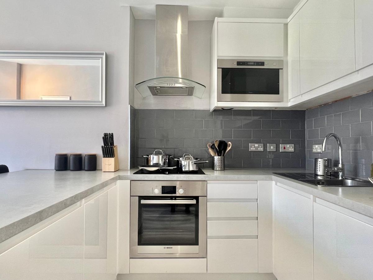 2 Bedroom Apartment In South Hampstead 런던 외부 사진