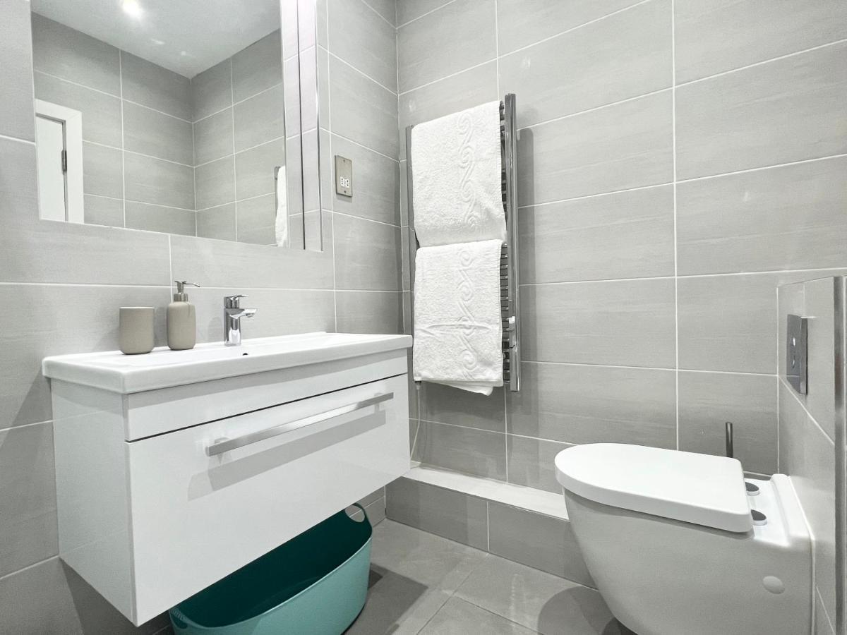2 Bedroom Apartment In South Hampstead 런던 외부 사진